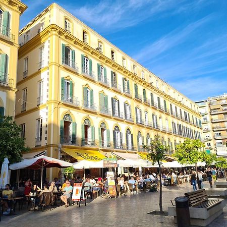 Private Rooms In Historic Building On The Square Malaga Ngoại thất bức ảnh