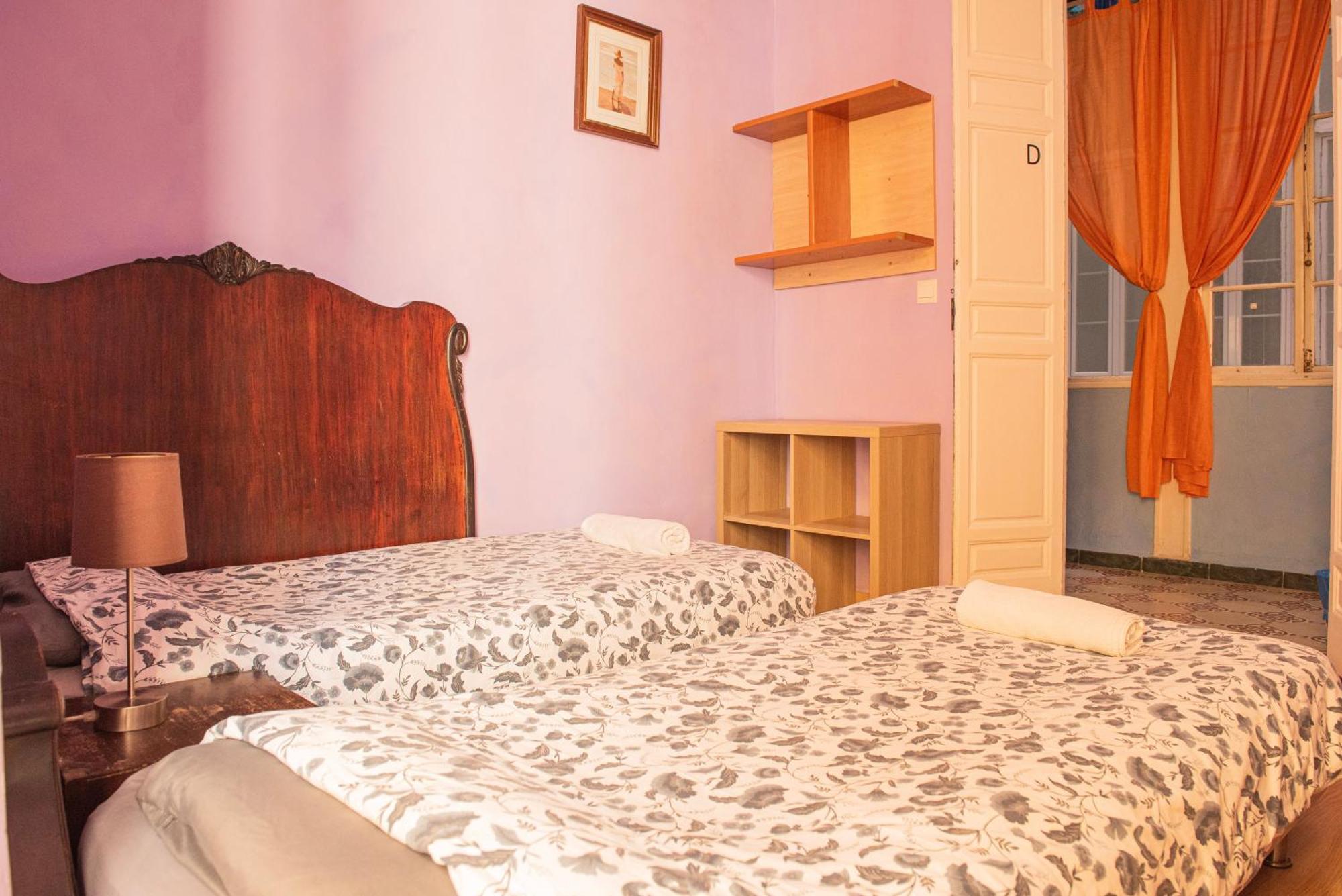 Private Rooms In Historic Building On The Square Malaga Ngoại thất bức ảnh