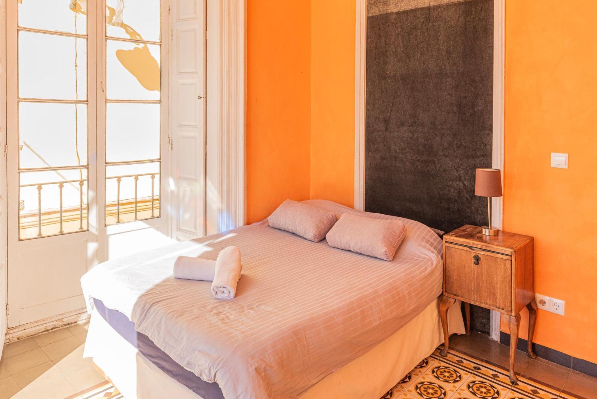 Private Rooms In Historic Building On The Square Malaga Ngoại thất bức ảnh
