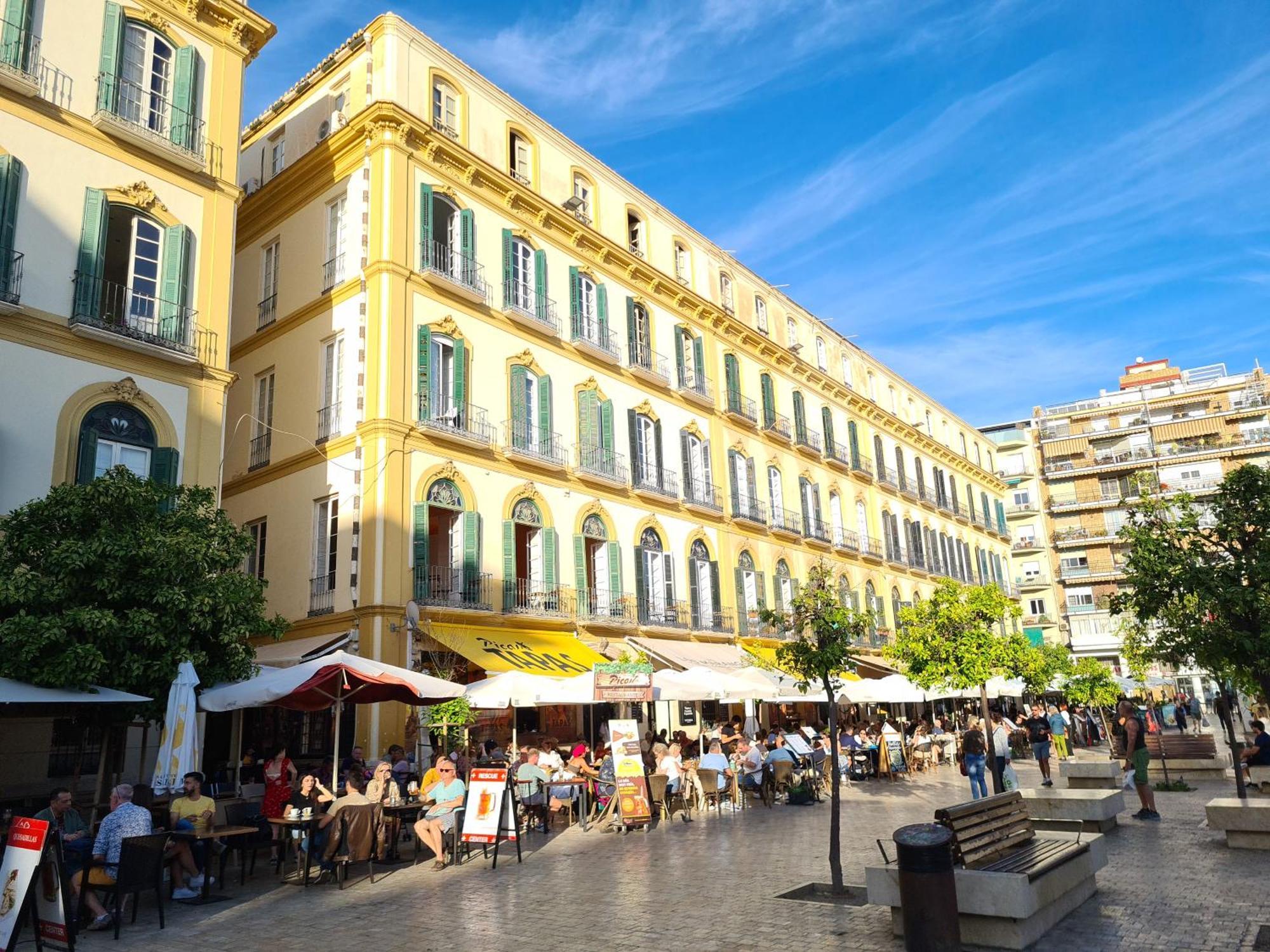 Private Rooms In Historic Building On The Square Malaga Ngoại thất bức ảnh